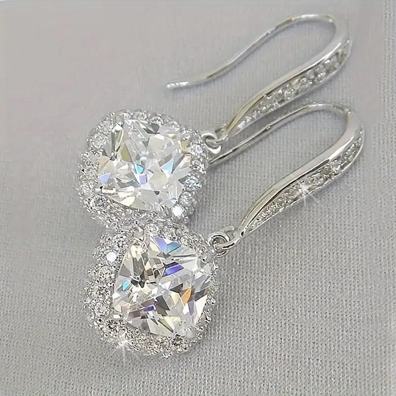 Hot New, high-end atmosphere with cubic zirconia earrings, European and n women jewelry pendant earrings фіолетовий
Hot New, high-end atmosphere with cubic zirconia earrings, European and n women jewelry pendant earrings фіолетовий