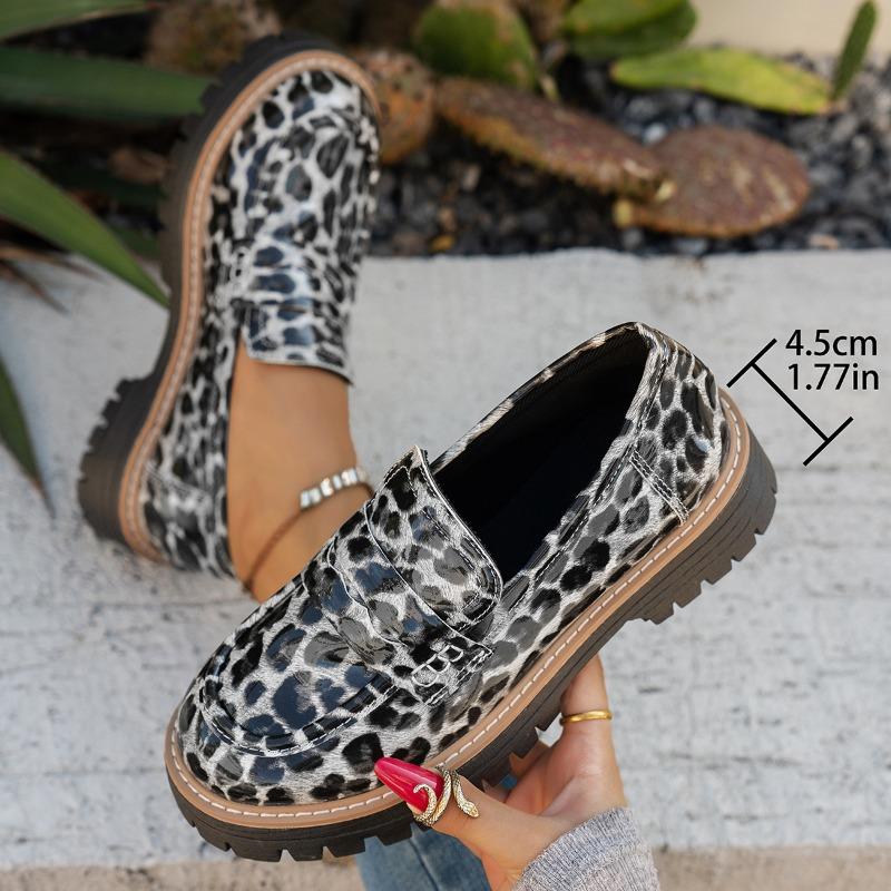 Leopard PU Leather Women s Loafers Slip on New Spring Autumn Mid Heel Pumps Metal Decor Size 36-43 Zapatos De Mujer Mary Janes 43
Leopard PU Leather Women s Loafers Slip on New Spring Autumn Mid Heel Pumps Metal Decor Size 36-43 Zapatos De Mujer Mary Janes 43