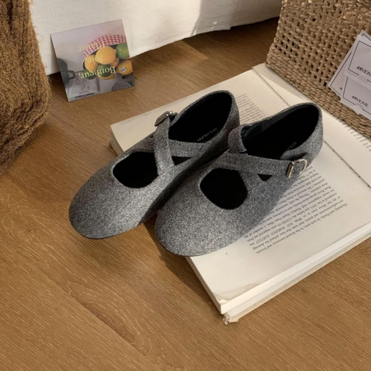 2025 new inner height increase, small people are not tired of feet, women s shoes, single shoes, soft soles, round head, thick soles, Birkensto 39
2025 new inner height increase, small people are not tired of feet, women s shoes, single shoes, soft soles, round head, thick soles, Birkensto 39