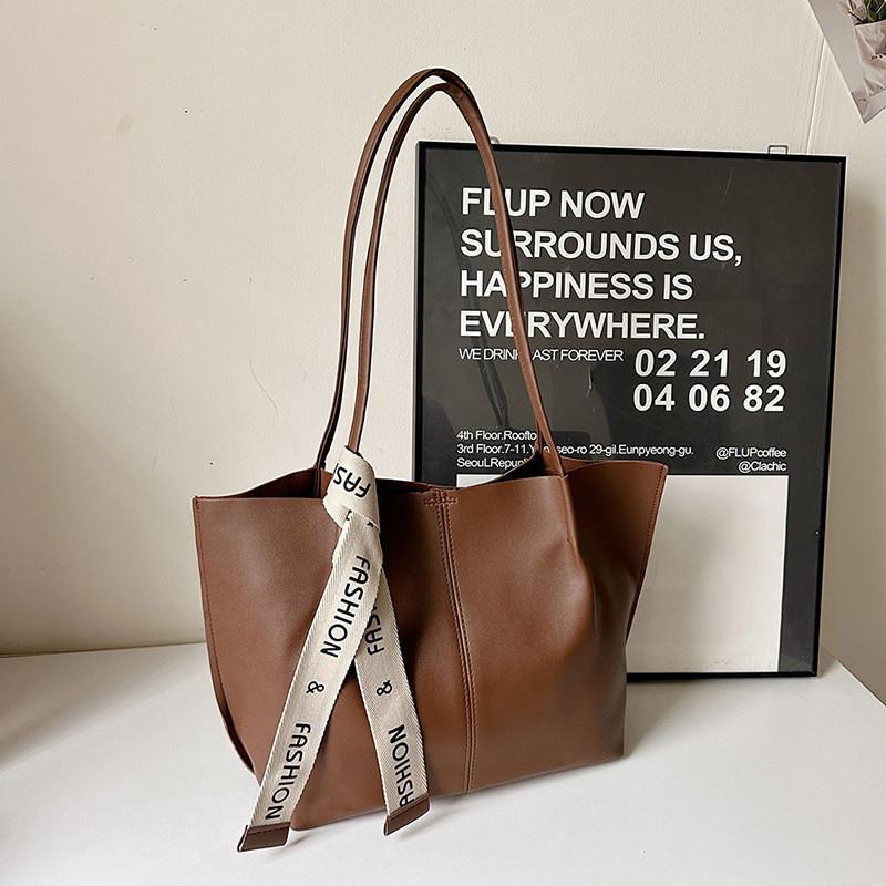 Chic Retro Design Large Capacity Tote Bag Perfect For Fashion Forward Women In Trendy Black Or Brown коричневий
Chic Retro Design Large Capacity Tote Bag Perfect For Fashion Forward Women In Trendy Black Or Brown коричневий