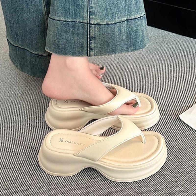 Крутые тапочки женские летние 2025 новые универсальные повседневные нескользящие пляжные сандалии ленивая мода шлепанцы на толстой подошве 40 белый
Крутые тапочки женские летние 2025 новые универсальные повседневные нескользящие пляжные сандалии ленивая мода шлепанцы на толстой подошве 40 белый