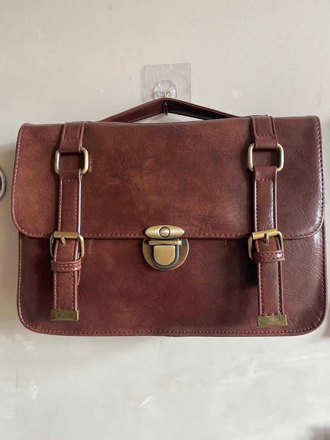 Японский студенческий стиль jk сумка-мессенджер британская сумка-мессенджер ретро сумка Кембридж сумочка мягкая сестра сумка-мессенджер большая вместимость коричневый
Японский студенческий стиль jk сумка-мессенджер британская сумка-мессенджер ретро сумка Кембридж сумочка мягкая сестра сумка-мессенджер большая вместимость коричневый