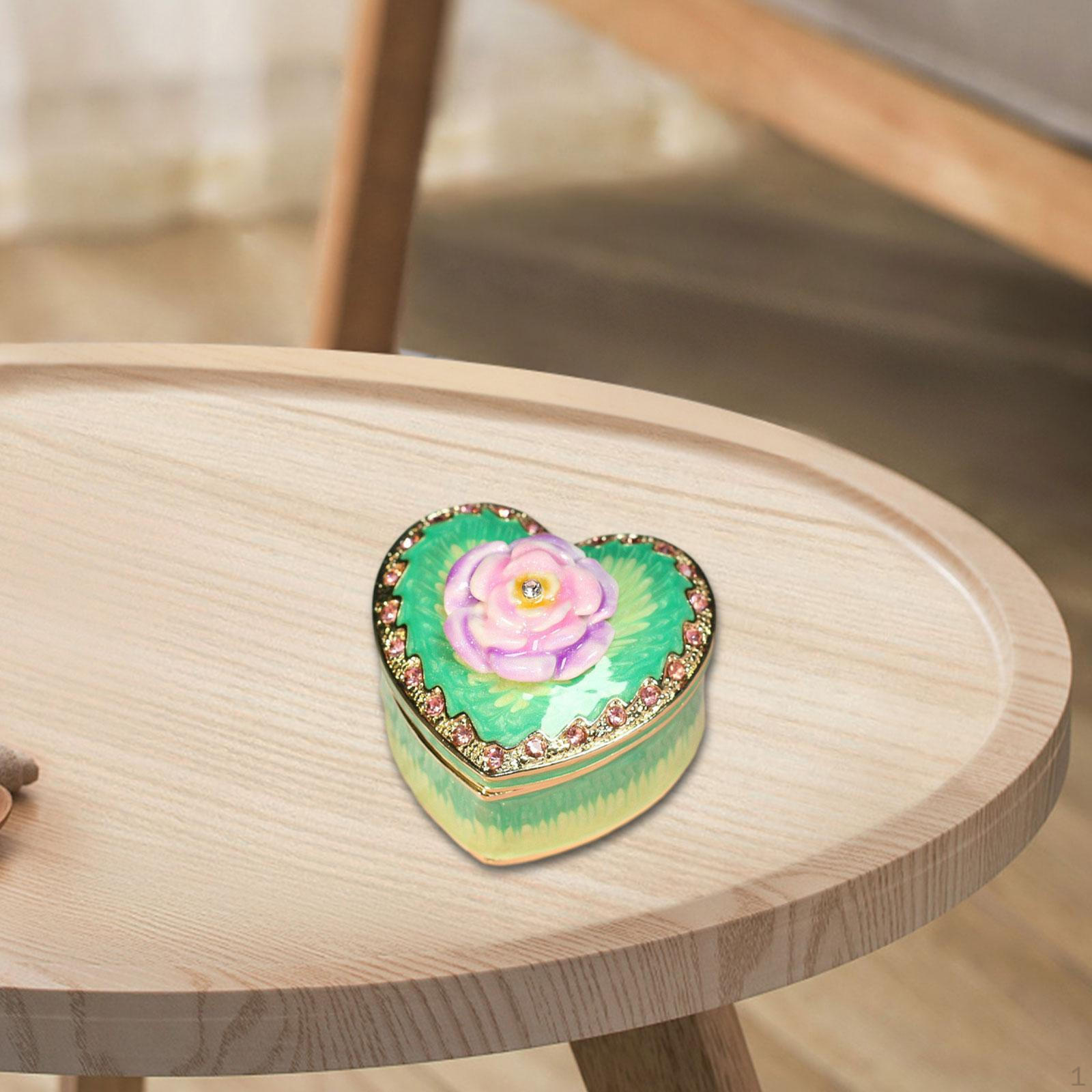 Органайзер для ювелірних виробів у формі серця, декоративна настільна шкатулка з сплаву для дрібничок
Органайзер для ювелірних виробів у формі серця, декоративна настільна шкатулка з сплаву для дрібничок