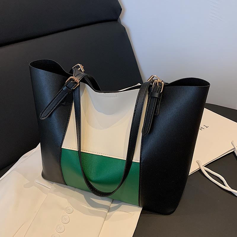 Ретро простая атмосферная сумка женская 2025 осень и зима новая в зарубежном стиле большая вместимость на плечо портативная сумка-тоут зелёный
Ретро простая атмосферная сумка женская 2025 осень и зима новая в зарубежном стиле большая вместимость на плечо портативная сумка-тоут зелёный