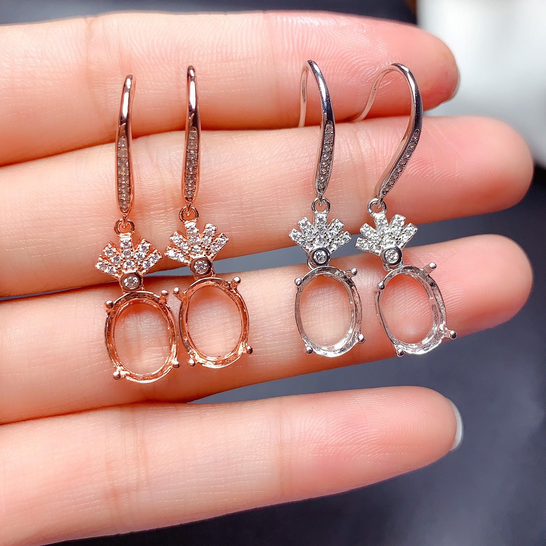 Earrings: S925 Silver Plated, 18K White/Rose Gold, Multiple Sizes (6x8 to 10x14mm) White Silver Empty Mount 6*8
Earrings: S925 Silver Plated, 18K White/Rose Gold, Multiple Sizes (6x8 to 10x14mm) White Silver Empty Mount 6*8