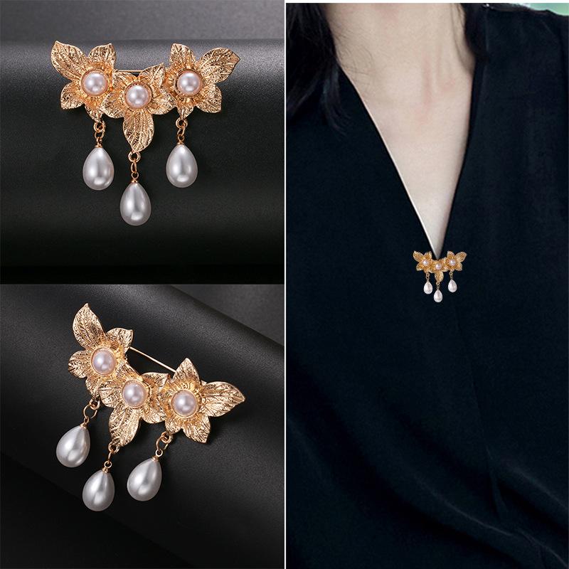 Baroque Women Elegant Classic Metal Pearl Pendant Brooches Pins Palace Vintage Gold Color Fashion Badges Buckle Lady Coat Pins
Baroque Women Elegant Classic Metal Pearl Pendant Brooches Pins Palace Vintage Gold Color Fashion Badges Buckle Lady Coat Pins