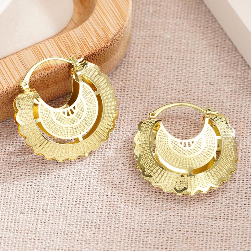 Huitan Metal Gold Color Hollow-out Hoop Earrings Female Delicate Graceful Accessories for Daily Party Personality Zircon Gifts
Huitan Metal Gold Color Hollow-out Hoop Earrings Female Delicate Graceful Accessories for Daily Party Personality Zircon Gifts