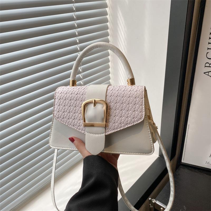 Сумка-мессенджер на одно плечо, высококачественная, новая, весна-лето, легкая роскошь, простая, модная, с индивидуальностью, повседневная, темпераментная, женская белый
Сумка-мессенджер на одно плечо, высококачественная, новая, весна-лето, легкая роскошь, простая, модная, с индивидуальностью, повседневная, темпераментная, женская белый