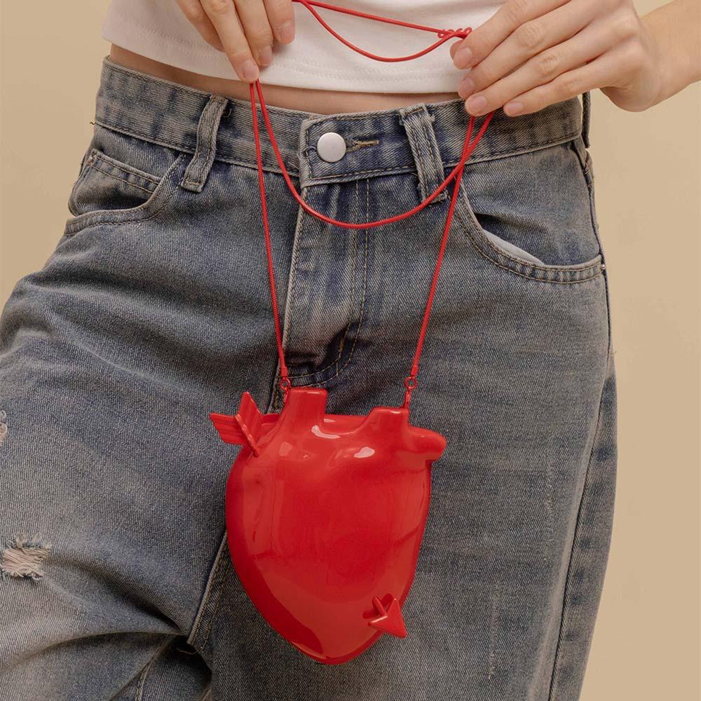 Women s bag 2025 new fashion niche design heart chain shoulder bag metal dinner bag
Women s bag 2025 new fashion niche design heart chain shoulder bag metal dinner bag