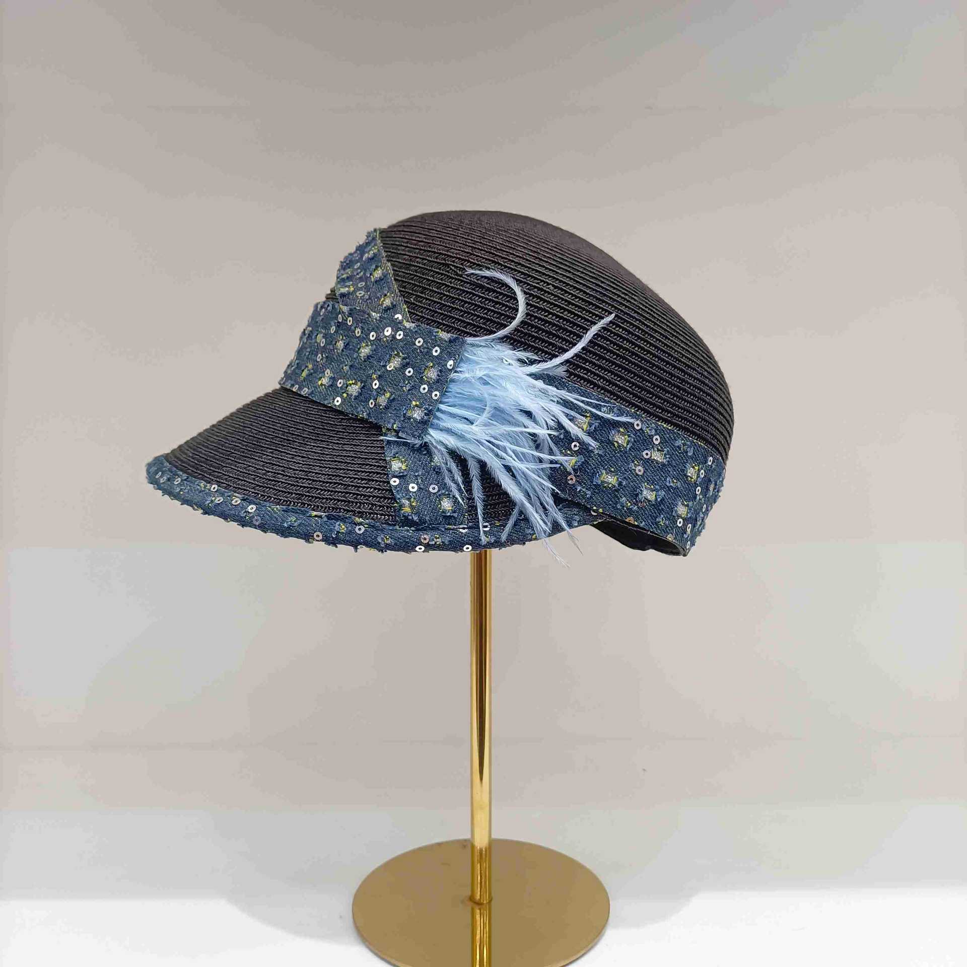 Korean Denim Sequined Feather Decorated Straw Horse Hat Women Summer Fashion British Style Ideal Beach Vacation Sun Protection 56-58CM чорний
Korean Denim Sequined Feather Decorated Straw Horse Hat Women Summer Fashion British Style Ideal Beach Vacation Sun Protection 56-58CM чорний