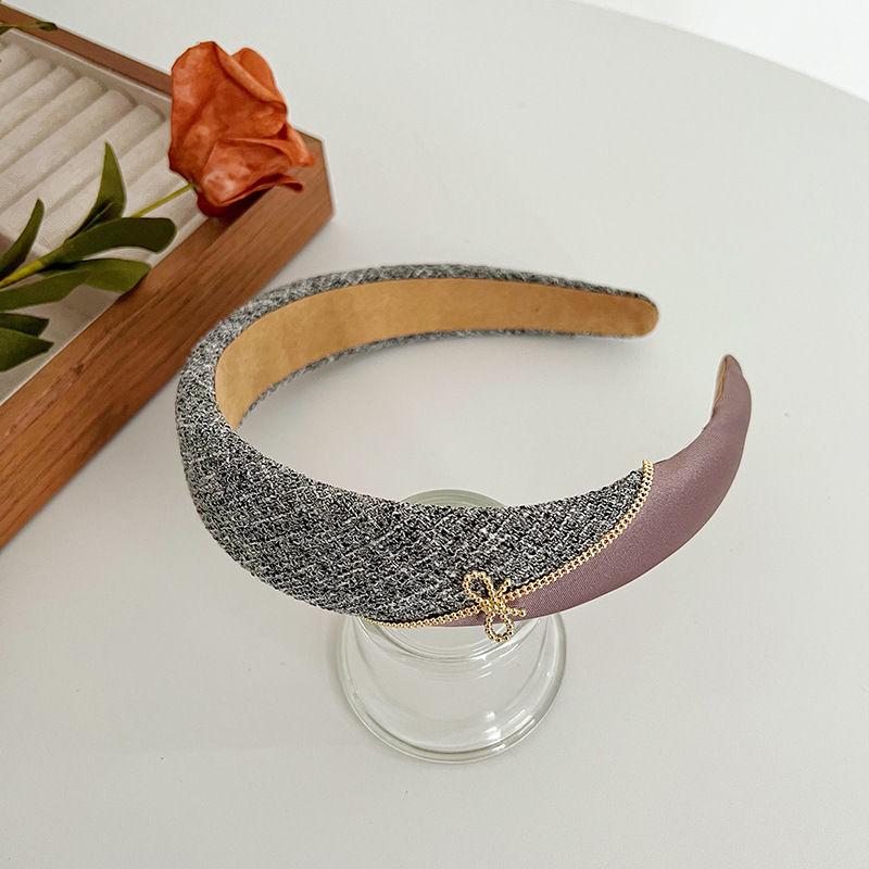 Повязка на голову, обруч для волос, повязка для волос, головной убор, бант, губка, ретро боковые аксессуары для женщин 15.5*3.5cm
Повязка на голову, обруч для волос, повязка для волос, головной убор, бант, губка, ретро боковые аксессуары для женщин 15.5*3.5cm