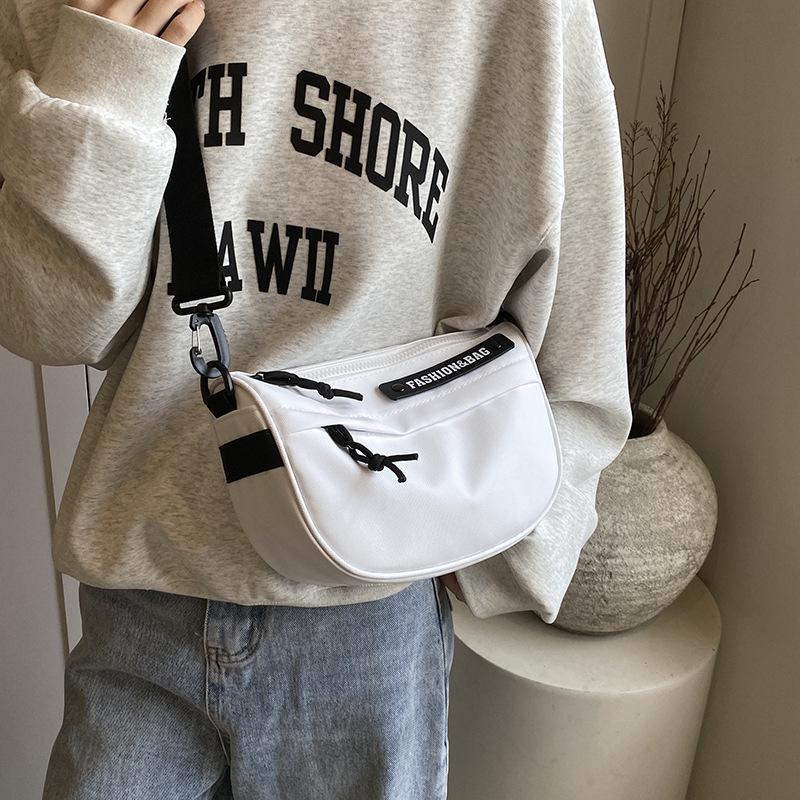 Niche lightweight bag women s 2025 new popular versatile ultra-light messenger bag leisure sports dumpling bag shoulder bag белый
Niche lightweight bag women s 2025 new popular versatile ultra-light messenger bag leisure sports dumpling bag shoulder bag белый