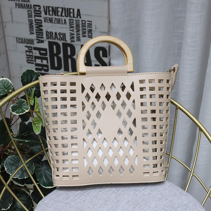 2025 New Korean Style Hollowed-out Large-capacity All-matching Fashionable Mother-child Bag Women s Chic Cross-body Portable One-piece Delivery абрикосовий
2025 New Korean Style Hollowed-out Large-capacity All-matching Fashionable Mother-child Bag Women s Chic Cross-body Portable One-piece Delivery абрикосовий