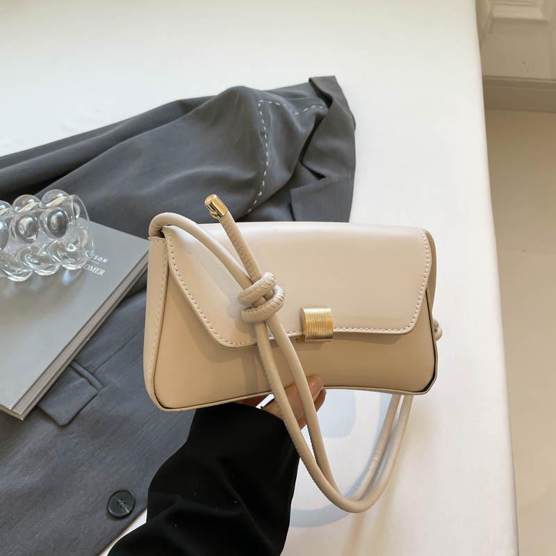 Fresh contrasting colors, new fashion 2025 spring new casual solid color underarm shoulder portable baguette women s bag
Fresh contrasting colors, new fashion 2025 spring new casual solid color underarm shoulder portable baguette women s bag