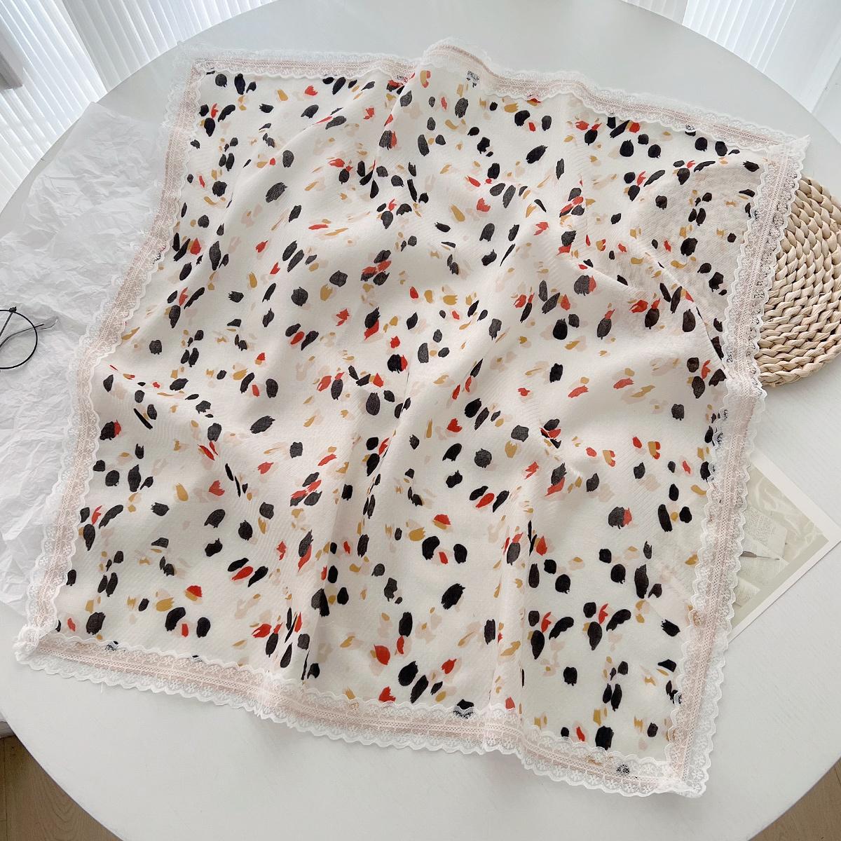Korean Small Fresh Silk Scarf Square Scarf Women S Summer Scarf Neck Protection Lace Fashion High-End Decoration 60-60cm
Korean Small Fresh Silk Scarf Square Scarf Women S Summer Scarf Neck Protection Lace Fashion High-End Decoration 60-60cm