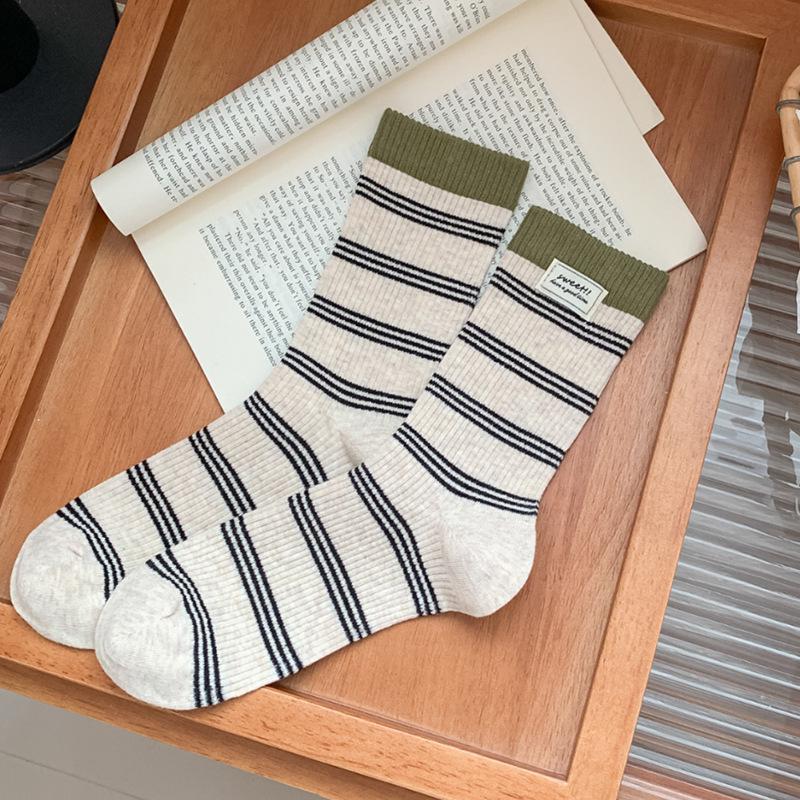 Women s Korean Style Striped Cotton Mid-Calf Socks – Colorful, Trendy & Breathable for Early Spring One Size
Women s Korean Style Striped Cotton Mid-Calf Socks – Colorful, Trendy & Breathable for Early Spring One Size