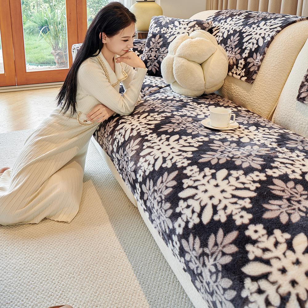 Plush Sofa Cushion Autumn And Winter New Hawaiian Flannel Seat Cushion Thickened Non-Slip High-End Cover Towel 70*70cm
Plush Sofa Cushion Autumn And Winter New Hawaiian Flannel Seat Cushion Thickened Non-Slip High-End Cover Towel 70*70cm