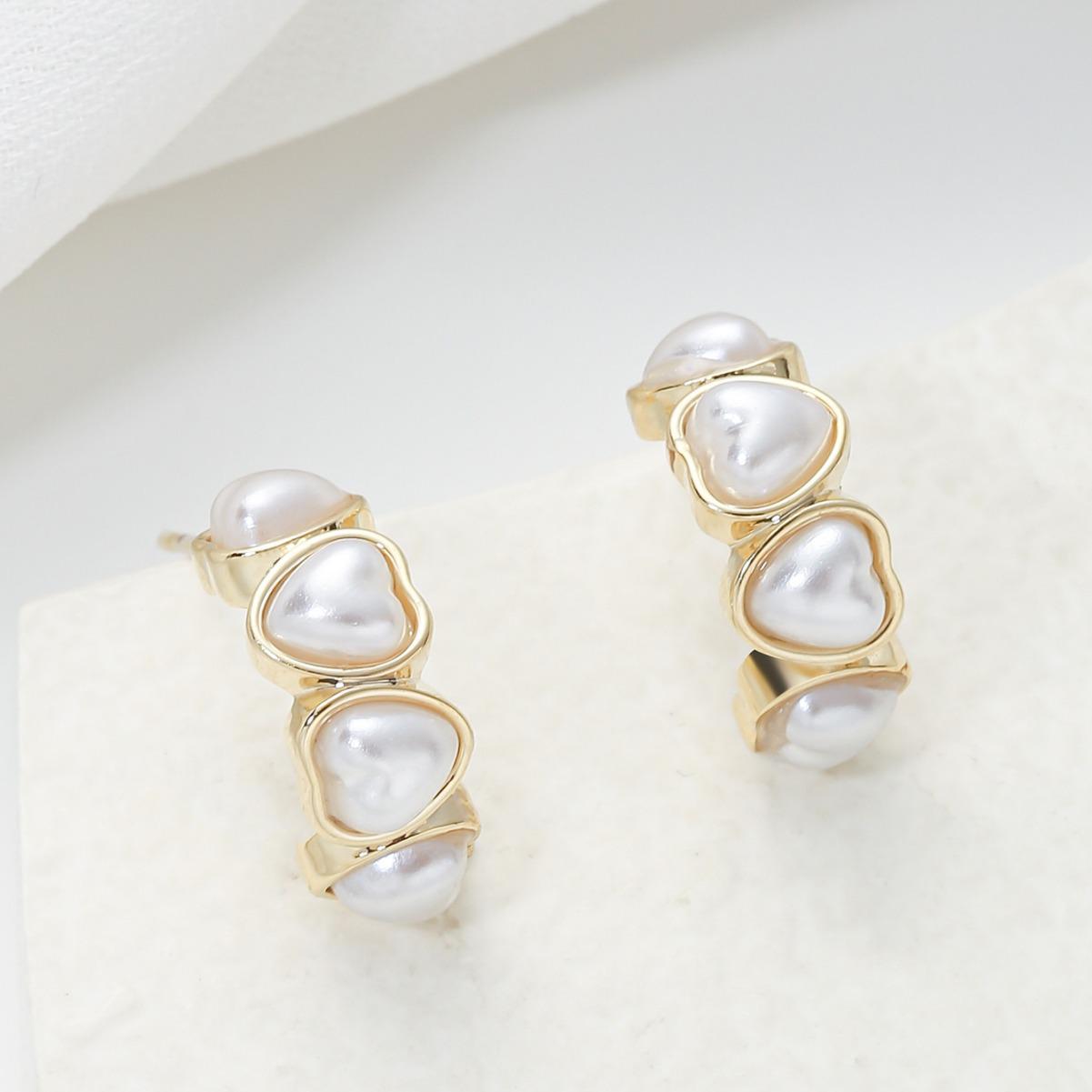 Серьги-кольца в форме сердца с жемчугом 2024: Элегантный, Роскошный Геометрический Дизайн для Женщин.
Серьги-кольца в форме сердца с жемчугом 2024: Элегантный, Роскошный Геометрический Дизайн для Женщин.