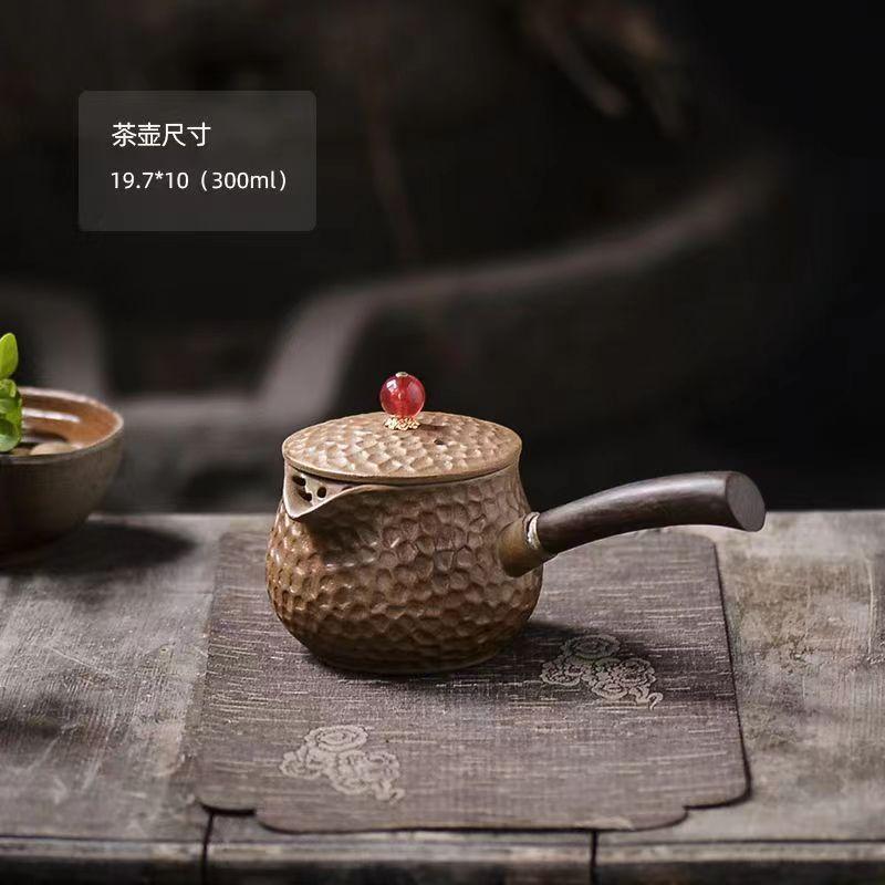 Gilt Rust Glaze Ceramic Tiliang Teapot retro Handmade Kung Fu Brewing Teapot Chinese Style Luxury Tea Set Home Tea Ceremony Pot
Gilt Rust Glaze Ceramic Tiliang Teapot retro Handmade Kung Fu Brewing Teapot Chinese Style Luxury Tea Set Home Tea Ceremony Pot