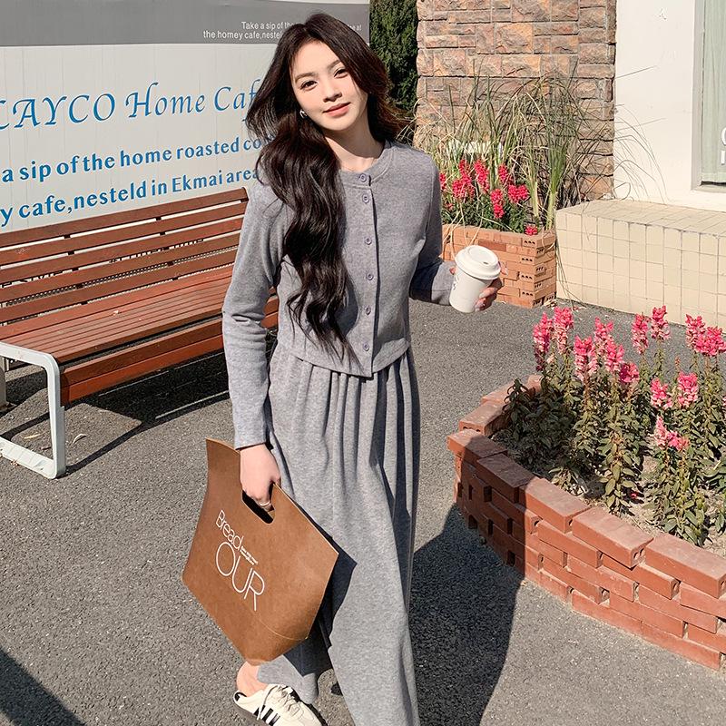 Женский вязаный кардиган-жилет без рукавов на весну 2025 года и комплект платья с поясом AG2506 M (90-105 jin) серый
Женский вязаный кардиган-жилет без рукавов на весну 2025 года и комплект платья с поясом AG2506 M (90-105 jin) серый