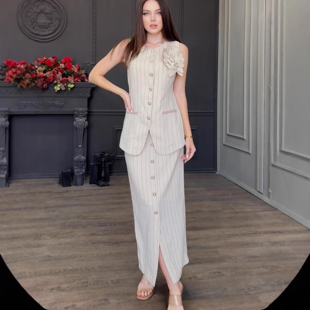 Летний полосатый комплект без рукавов: жилет и юбка - Элегантный, милый и свежий XL белый
Летний полосатый комплект без рукавов: жилет и юбка - Элегантный, милый и свежий XL белый