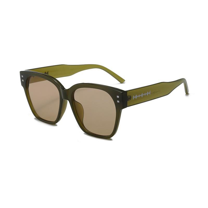 Chic Women s Square Frame Sunglasses - Slimming UV Protection for Driving and Sun Safety
Chic Women s Square Frame Sunglasses - Slimming UV Protection for Driving and Sun Safety