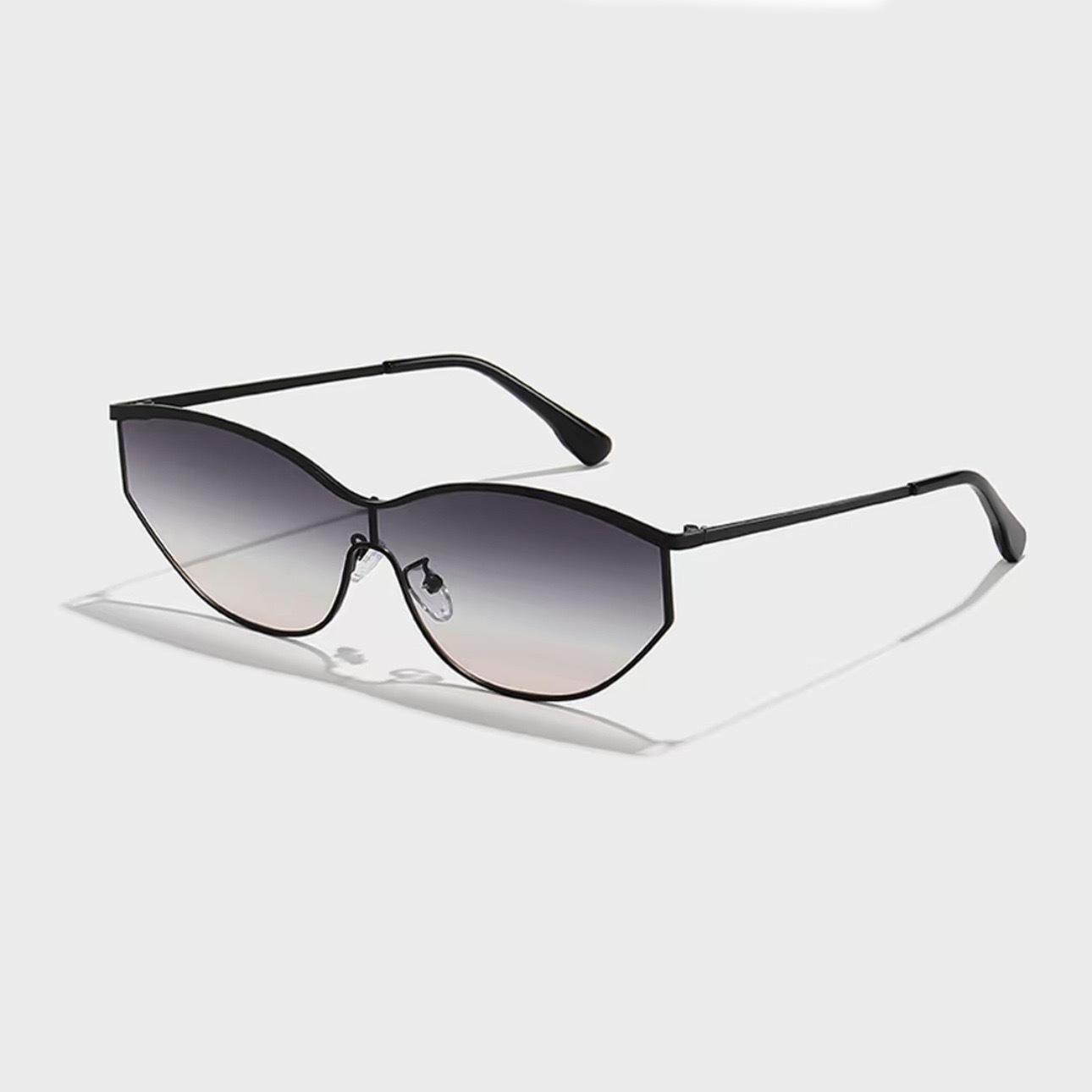 Y2K New Futuristic Butterfly Cat Eye Sunglasses Women Luxury Sexy Eyewear Men Driving for Outdoor Travel Beach Fashion Shades
Y2K New Futuristic Butterfly Cat Eye Sunglasses Women Luxury Sexy Eyewear Men Driving for Outdoor Travel Beach Fashion Shades