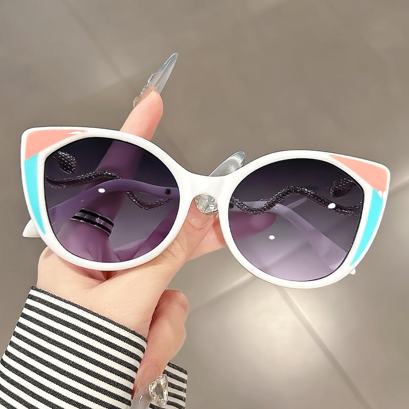 Butterfly-shaped snake-leg anti-blue light glasses, trendy and fashionable party shooting accessories, flat light glasses белый
Butterfly-shaped snake-leg anti-blue light glasses, trendy and fashionable party shooting accessories, flat light glasses белый