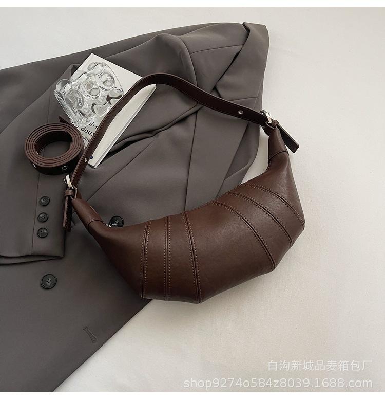 Croissant Women s 2025 New Underarm Bag Versatile Retro Oil Wax Leather One Shoulder Crossbody Dumpling Bag
Croissant Women s 2025 New Underarm Bag Versatile Retro Oil Wax Leather One Shoulder Crossbody Dumpling Bag
