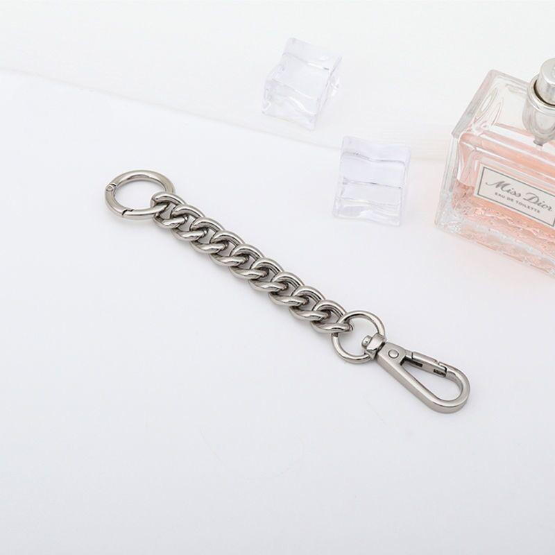 Металевий подовжувач ланцюжка для лямок рюкзака
Металевий подовжувач ланцюжка для лямок рюкзака