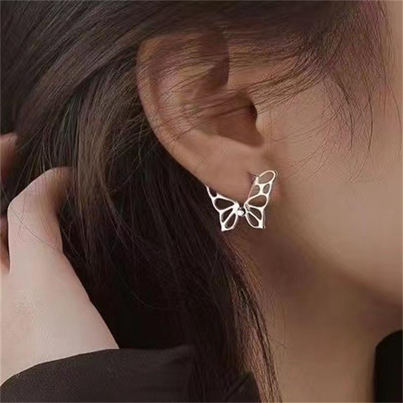 Korean Fashion Copper Color Hollow Butterfly Earrings For Women Exquisite Small Casual Zircon Accessories Girlfriend Gift
Korean Fashion Copper Color Hollow Butterfly Earrings For Women Exquisite Small Casual Zircon Accessories Girlfriend Gift