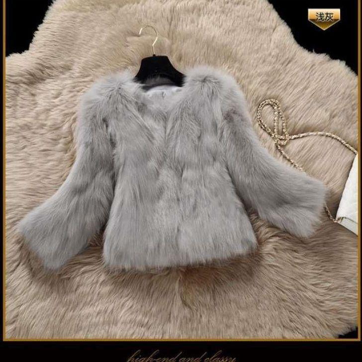 Женская куртка с круглым вырезом из тонкого искусственного меха, имитация лисьего меха, хлопковая, с длинным рукавом, короткая, приталенная XL 115-65kg or so серый
Женская куртка с круглым вырезом из тонкого искусственного меха, имитация лисьего меха, хлопковая, с длинным рукавом, короткая, приталенная XL 115-65kg or so серый