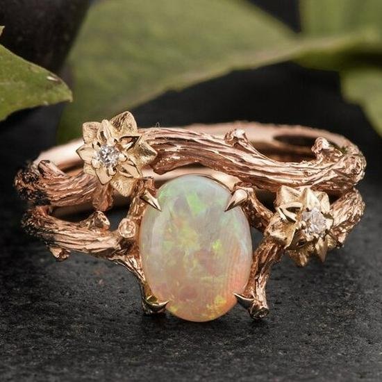 Vintage Rose Gold Opal Couple Rings Set - Cross Design for Women Size 8
Vintage Rose Gold Opal Couple Rings Set - Cross Design for Women Size 8