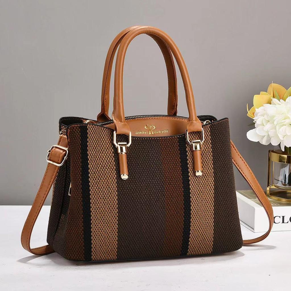 Trendy Urban Simple Handheld Bag For Women Spacious Design With Stylish Color Blocking Elements коричневий
Trendy Urban Simple Handheld Bag For Women Spacious Design With Stylish Color Blocking Elements коричневий