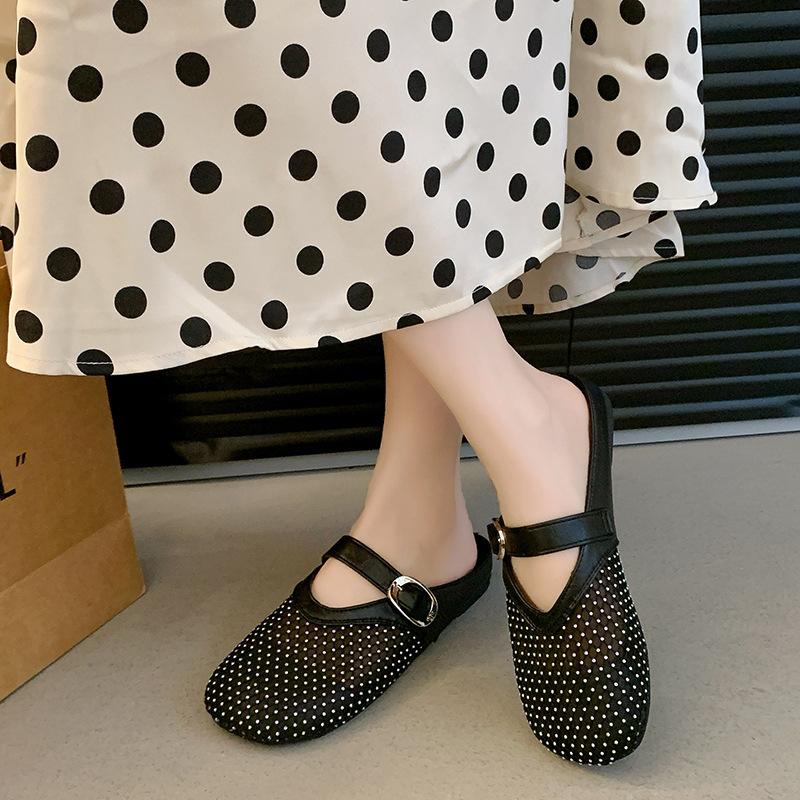 Thick-soled slippers for women s summer outer wear 2025 summer new style with skirt height increase one-word drag muffin bottom cool slippers tide 40 бежевий
Thick-soled slippers for women s summer outer wear 2025 summer new style with skirt height increase one-word drag muffin bottom cool slippers tide 40 бежевий