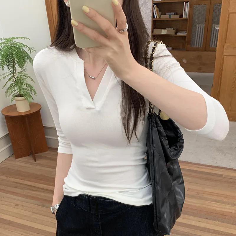 Right Shoulder V-neck Three-quarter Sleeve Bottoming Shirt Slim and Slim Fit Inner Top for Spring and Summer S
Right Shoulder V-neck Three-quarter Sleeve Bottoming Shirt Slim and Slim Fit Inner Top for Spring and Summer S