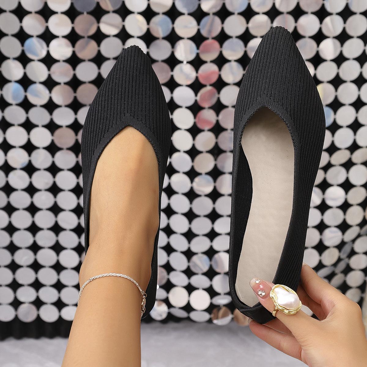 European and American pointed flat-soled single shoes summer new foreign trade large size soft-soled shoes comfortable shallow shoes 43 чорний
European and American pointed flat-soled single shoes summer new foreign trade large size soft-soled shoes comfortable shallow shoes 43 чорний