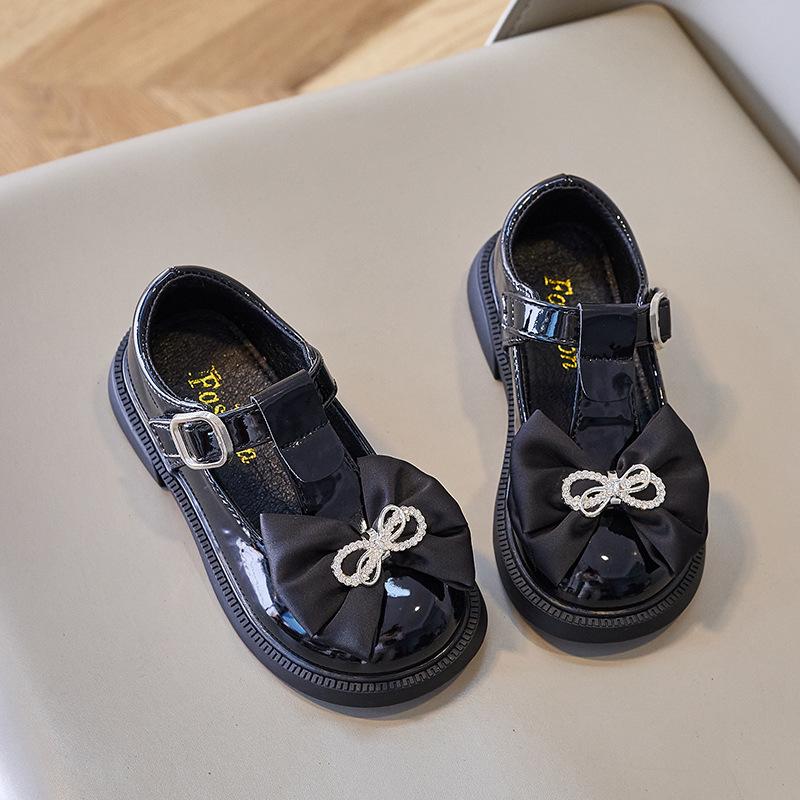 Лоферы для девочек, детская модная кожаная обувь с Т-образным ремешком, милый бант, круглый носок, детская повседневная обувь на липучке, дропшиппинг, корейский стиль 26 чёрный
Лоферы для девочек, детская модная кожаная обувь с Т-образным ремешком, милый бант, круглый носок, детская повседневная обувь на липучке, дропшиппинг, корейский стиль 26 чёрный