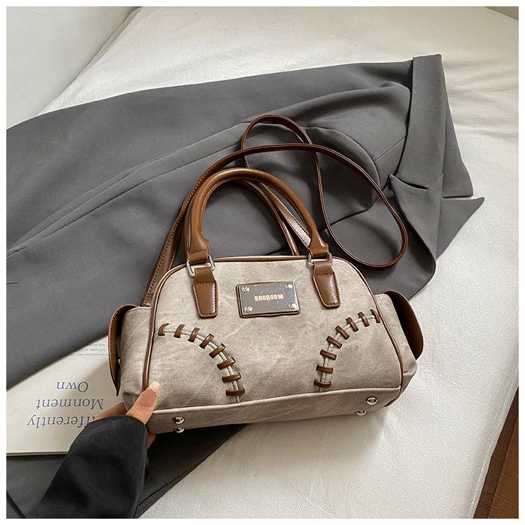 Retro high-value underarm bag women s 2025 summer new simple portable bowling bag foreign style shoulder bag хакі
Retro high-value underarm bag women s 2025 summer new simple portable bowling bag foreign style shoulder bag хакі