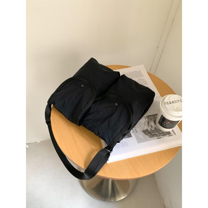 New nylon messenger bag commuter versatile casual shoulder bag large capacity neutral lightweight small square bag чёрный
New nylon messenger bag commuter versatile casual shoulder bag large capacity neutral lightweight small square bag чёрный