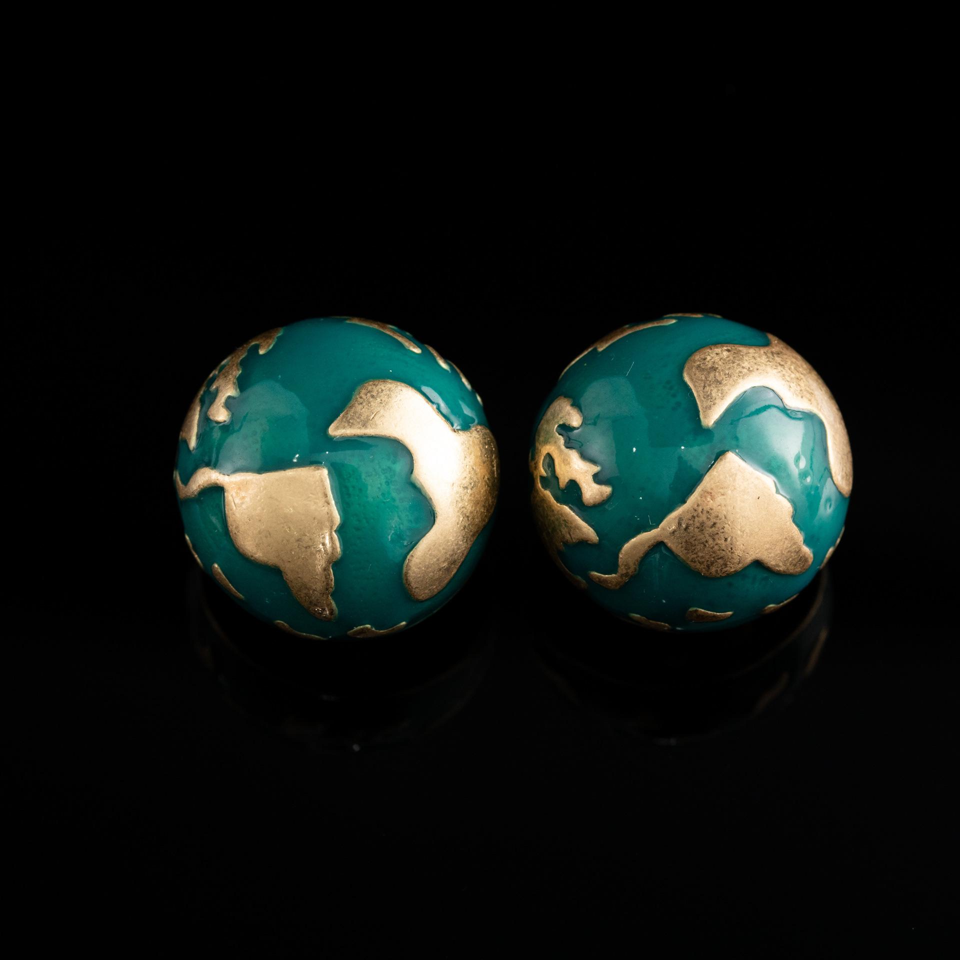 Retro Copper Alloy Green Enamel Earth-Shaped Earrings, High-End Live Broadcast For Design Silver, Stud Earrings
Retro Copper Alloy Green Enamel Earth-Shaped Earrings, High-End Live Broadcast For Design Silver, Stud Earrings