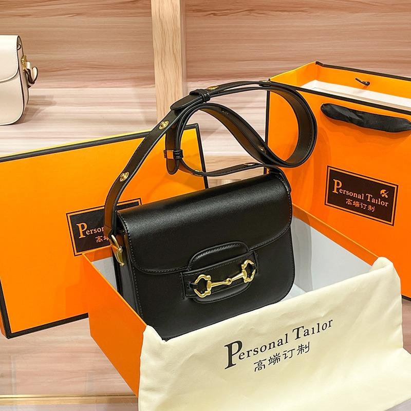 Кожаная сумка женская новая подмышечная универсальная 5 сумка-седло на одном плече через плечо с конской пряжкой чёрный
Кожаная сумка женская новая подмышечная универсальная 5 сумка-седло на одном плече через плечо с конской пряжкой чёрный