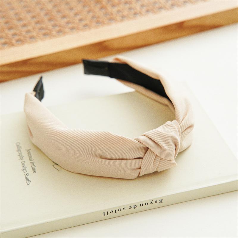 Minimalist Knot Wide Headband Fabric Hair Hoop Elegant Hair Accessory for Women Office Chic хакі
Minimalist Knot Wide Headband Fabric Hair Hoop Elegant Hair Accessory for Women Office Chic хакі