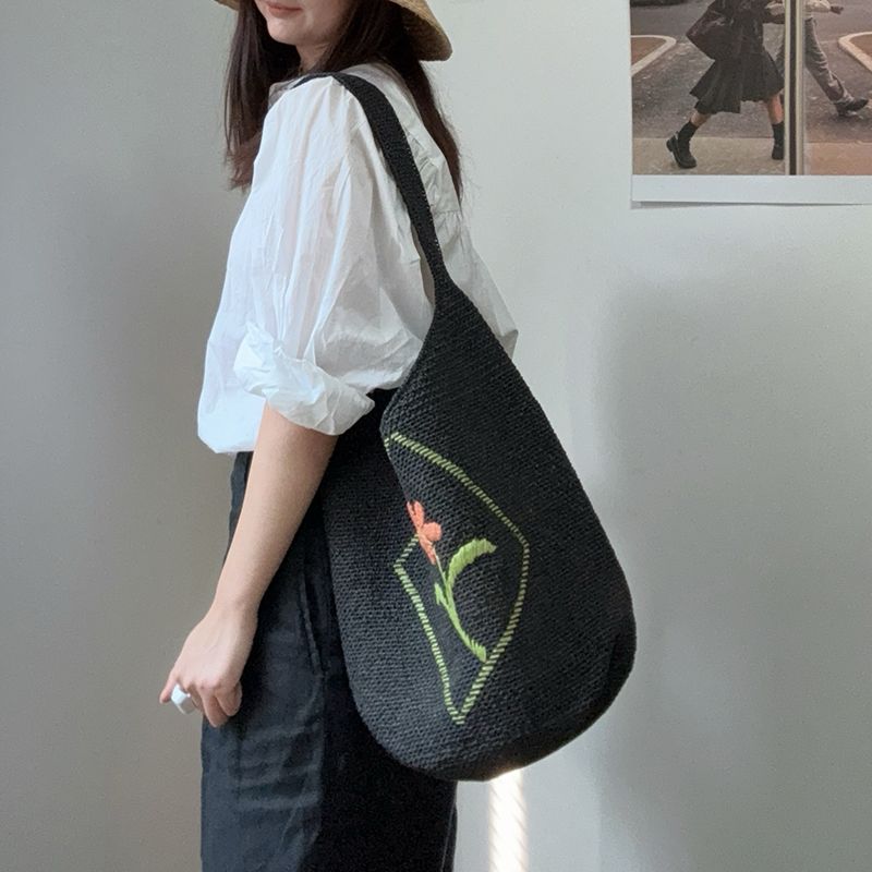 25 New Hand-Woven Bucket Bag Flower Tote Bag Vacation Travel All-Match Shoulder Bag Fashion Big Bag Women s Bag Black
25 New Hand-Woven Bucket Bag Flower Tote Bag Vacation Travel All-Match Shoulder Bag Fashion Big Bag Women s Bag Black