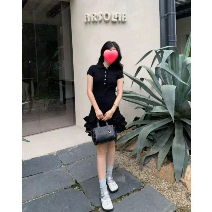 Black POLO collar short-sleeved dress women s summer new academic style slim-fitting simple and thin cake skirt XL
Black POLO collar short-sleeved dress women s summer new academic style slim-fitting simple and thin cake skirt XL