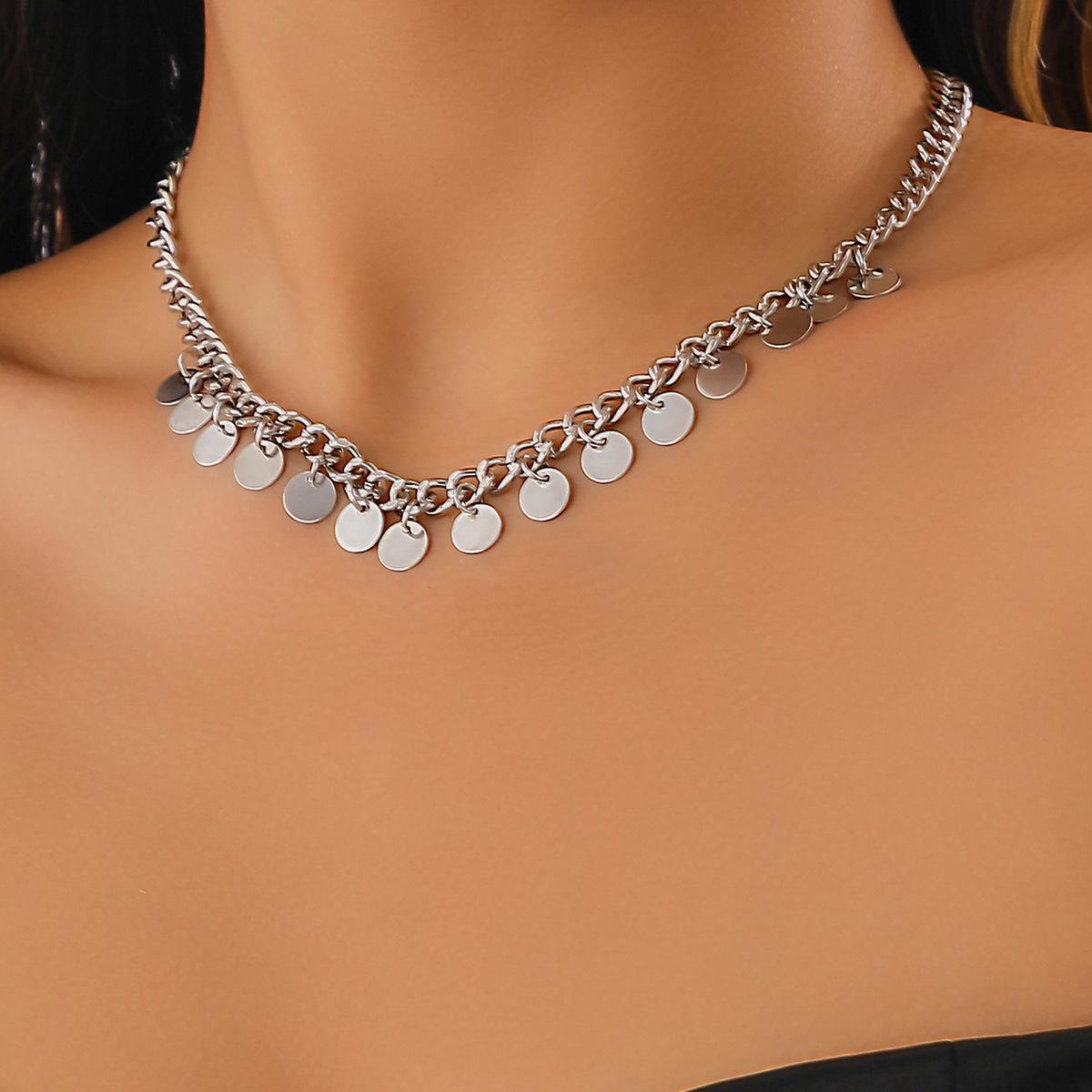 Винтажное ожерелье с блестками и ключицей, женское 2023, простое металлическое ожерелье золотого цвета, модное Очаровательное украшение для девочек на день рождения 2
Винтажное ожерелье с блестками и ключицей, женское 2023, простое металлическое ожерелье золотого цвета, модное Очаровательное украшение для девочек на день рождения 2