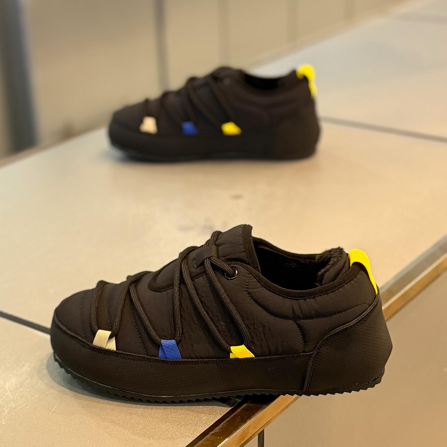 New autumn and winter high top and plush thick cotton shoes for men, casual, non slip, thick soled, cold resistant, warm cotton 44 чорний
New autumn and winter high top and plush thick cotton shoes for men, casual, non slip, thick soled, cold resistant, warm cotton 44 чорний