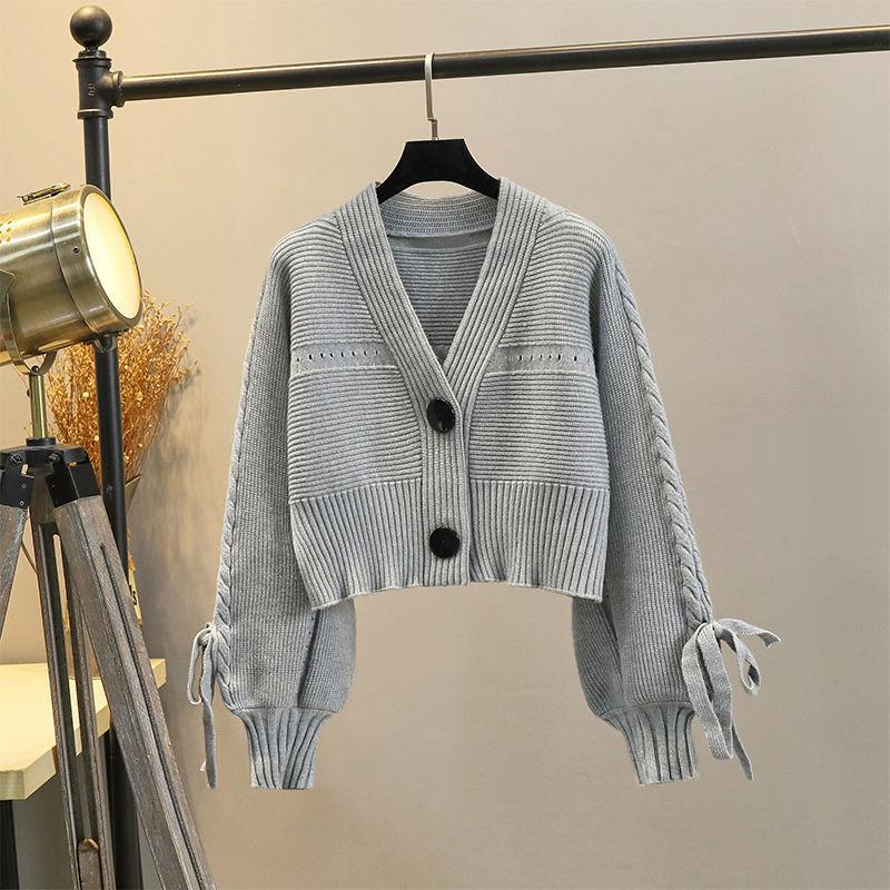 Высококачественный утолщенный вязаный кардиган женский осенне-зимний свободный короткий воротник рукав-фонарик завязка зимний свитер куртка топ XXL серый
Высококачественный утолщенный вязаный кардиган женский осенне-зимний свободный короткий воротник рукав-фонарик завязка зимний свитер куртка топ XXL серый