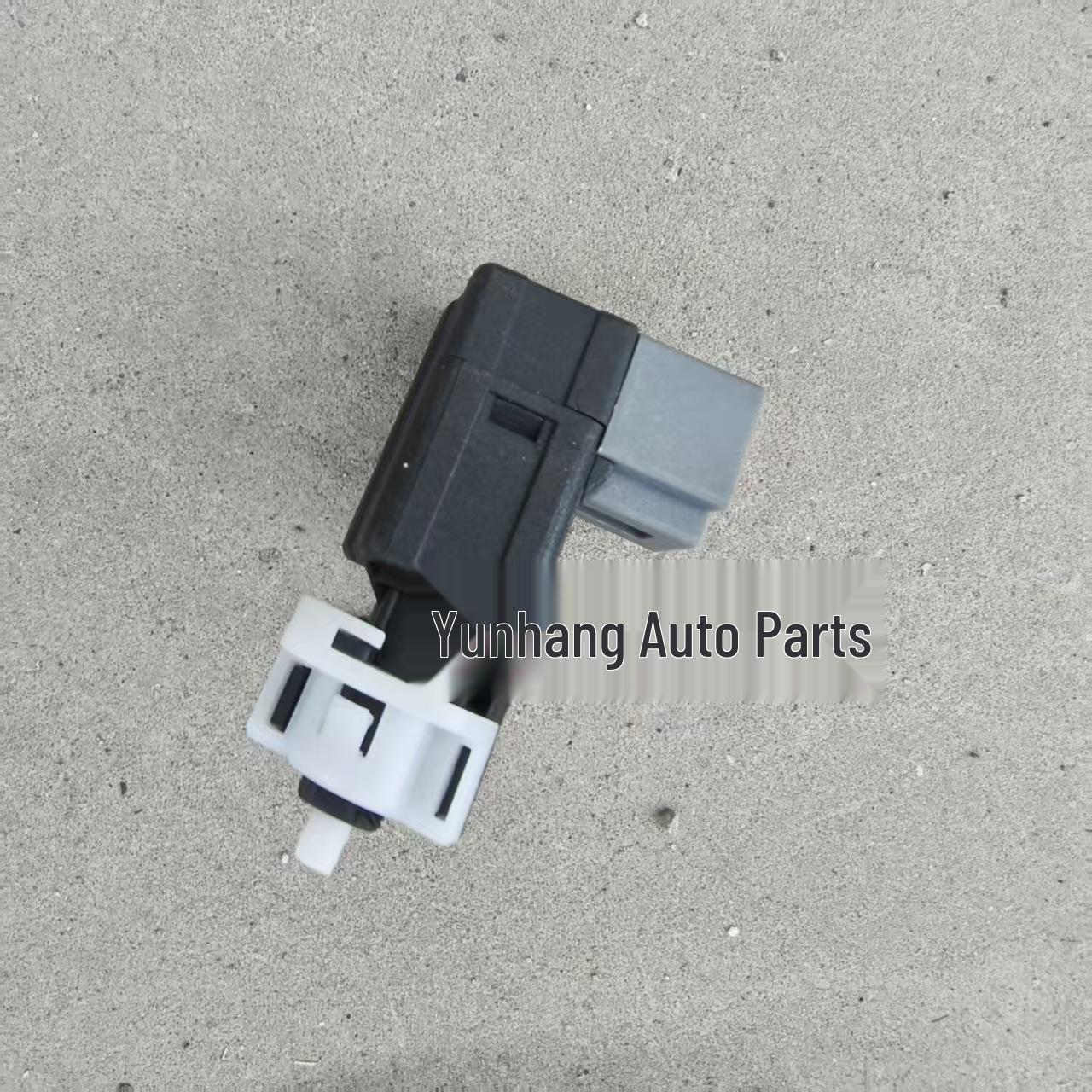 Brake Light Switch 93810-3S000 for Hyundai Elantra & Kia Optima.
Brake Light Switch 93810-3S000 for Hyundai Elantra & Kia Optima.