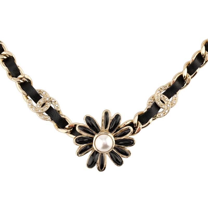 CHANEL Exquisite, fashionable, elegant and versatile necklace for women, black/gold чорний
CHANEL Exquisite, fashionable, elegant and versatile necklace for women, black/gold чорний